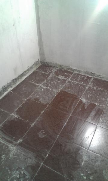 Укладка керамической плитки на пол