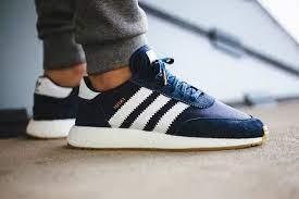 Современные кроссовки adidas : материалы, дизайн